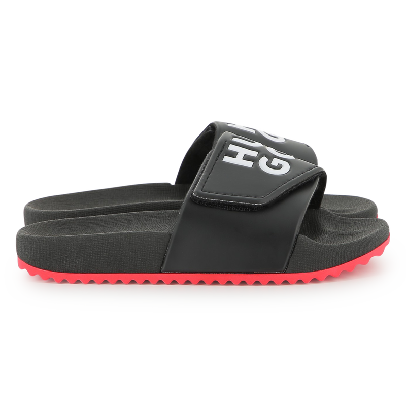 Two-tone sliders HUGO 
                        BOY