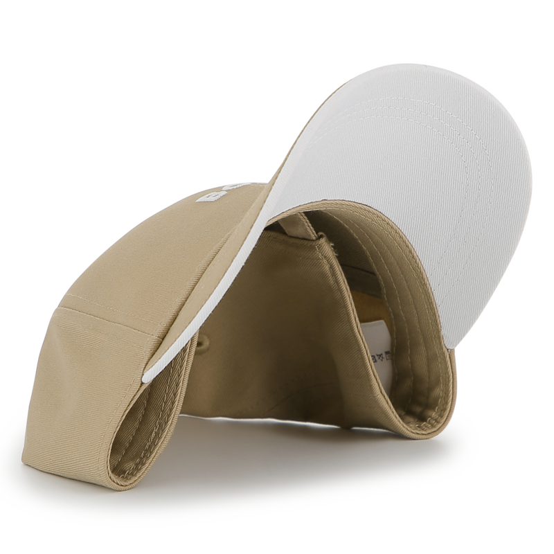 CAP WITH ADJUSTABLE CLOSURE BOSS 
                        BOY