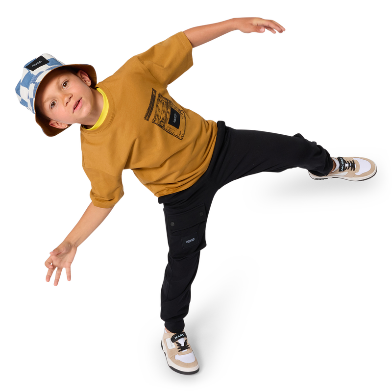 BOB REVERSIBLE MARC JACOBS 
                        BOY