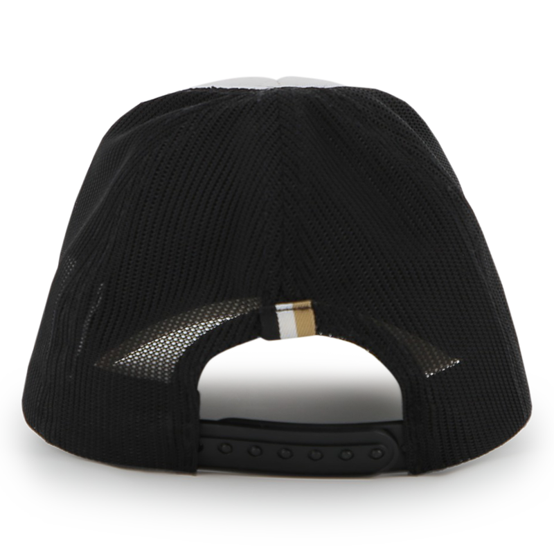 CAP WITH ADJUSTABLE CLOSURE BOSS 
                        BOY