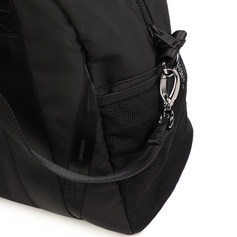 Changing bag and accessories BOSS 
                        UNISEX