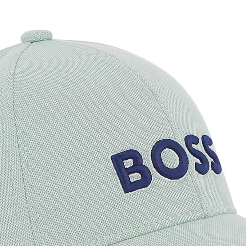CAP WITH ADJUSTABLE CLOSURE BOSS 
                        BOY