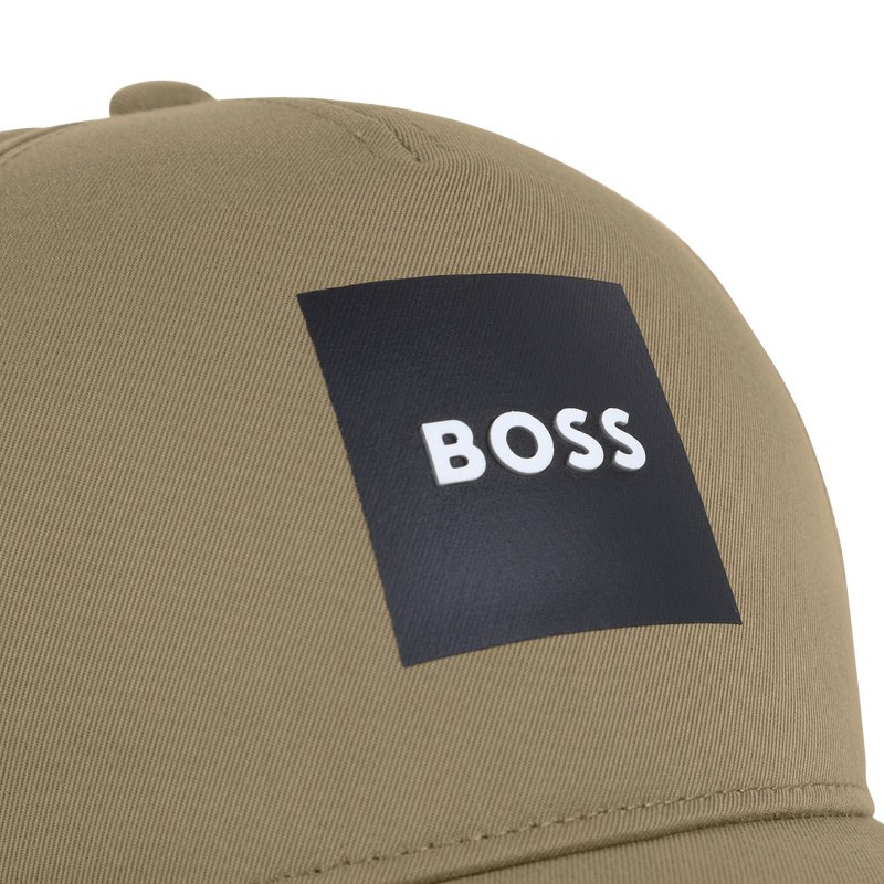 CAP WITH ADJUSTABLE CLOSURE BOSS 
                        BOY