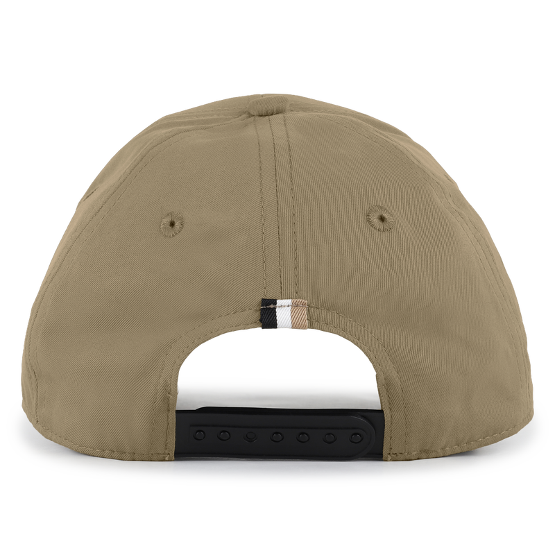 CAP WITH ADJUSTABLE CLOSURE BOSS 
                        BOY
