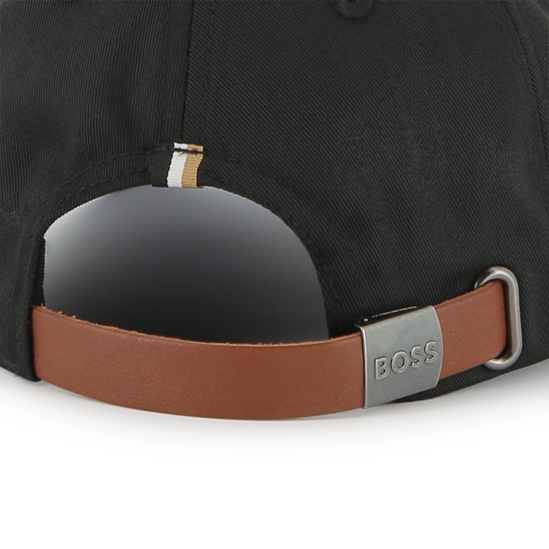 Cap with adjustable fastening. BOSS 
                        BOY