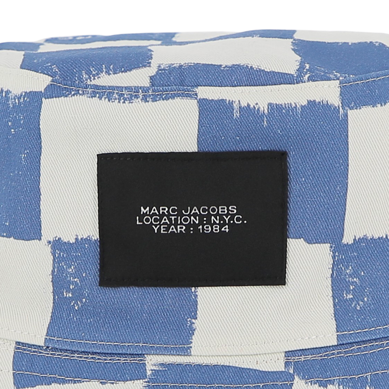 BOB REVERSIBLE MARC JACOBS 
                        BOY